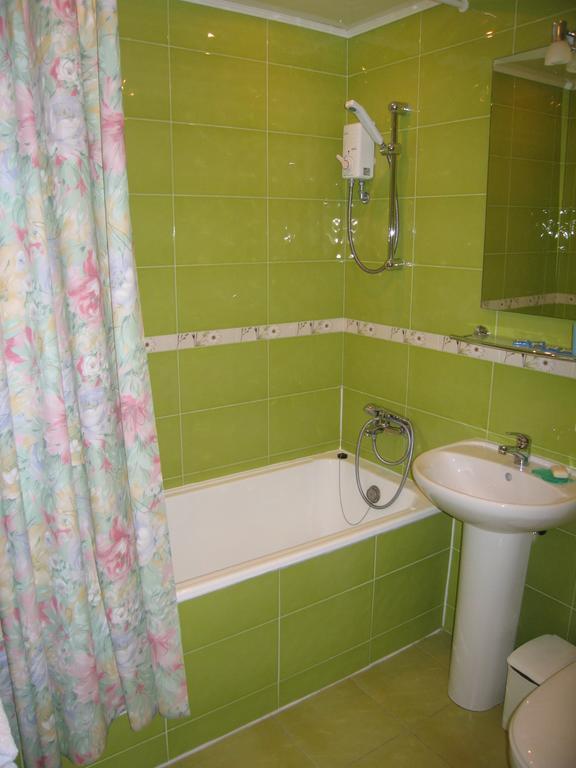 Hotel Service Predslava On Antonovicha Street Kiev Bilik gambar
